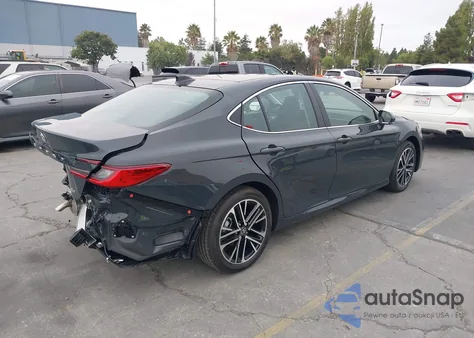 2025 Toyota Camry Xle z USA, uszkodzony, nr VIN 4T1DBADK0SU539707